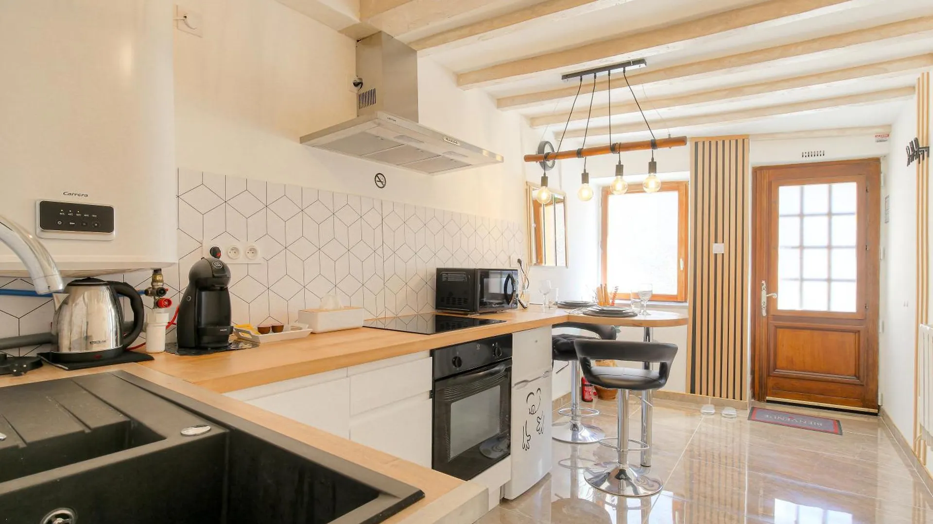 Hébergement de vacances La Suite Neuvilloise Neuville-sur-Saône France