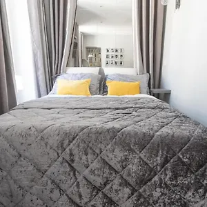 Appartement Le Petit Prince- Studio Cosy 2 Pers -metro Valmy, Lyon